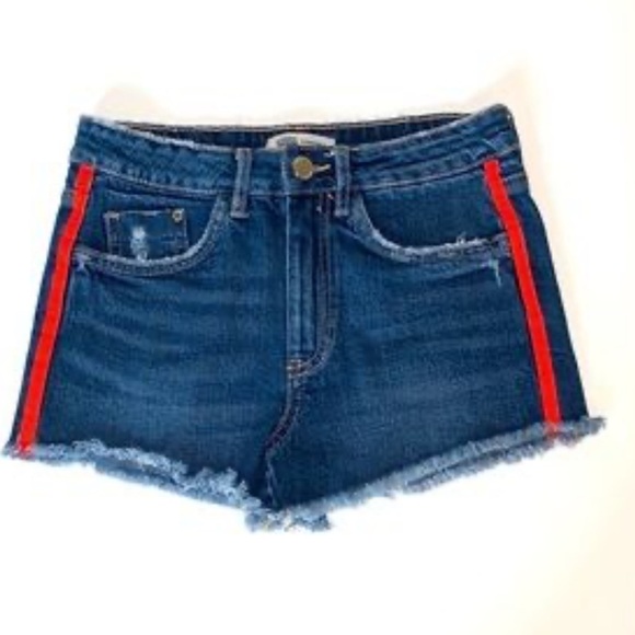 ⭐️Zara, freed denim shorts with red side stripes,Excellent Condition, Size 6 - Picture 1 of 7